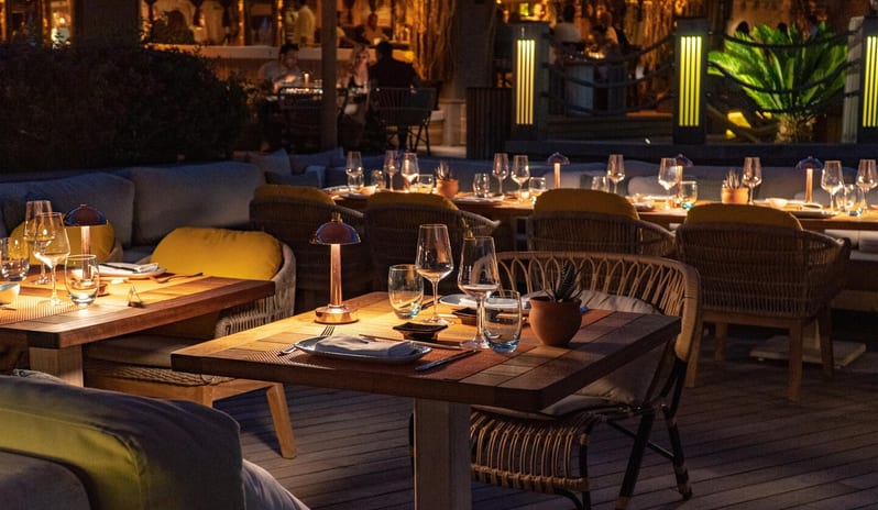 CARESSE HOTEL - BUDDHA BAR AT NIGHT